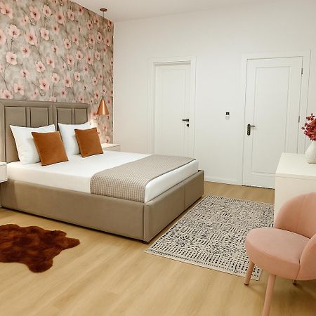 Hotel Capital Inn Тирана Экстерьер фото